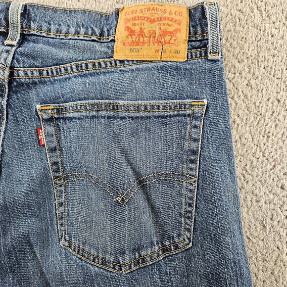 Levis Jeans Mens 36x30 505 Blue Straight Leg Zip Fly - Picture 1 of 16
